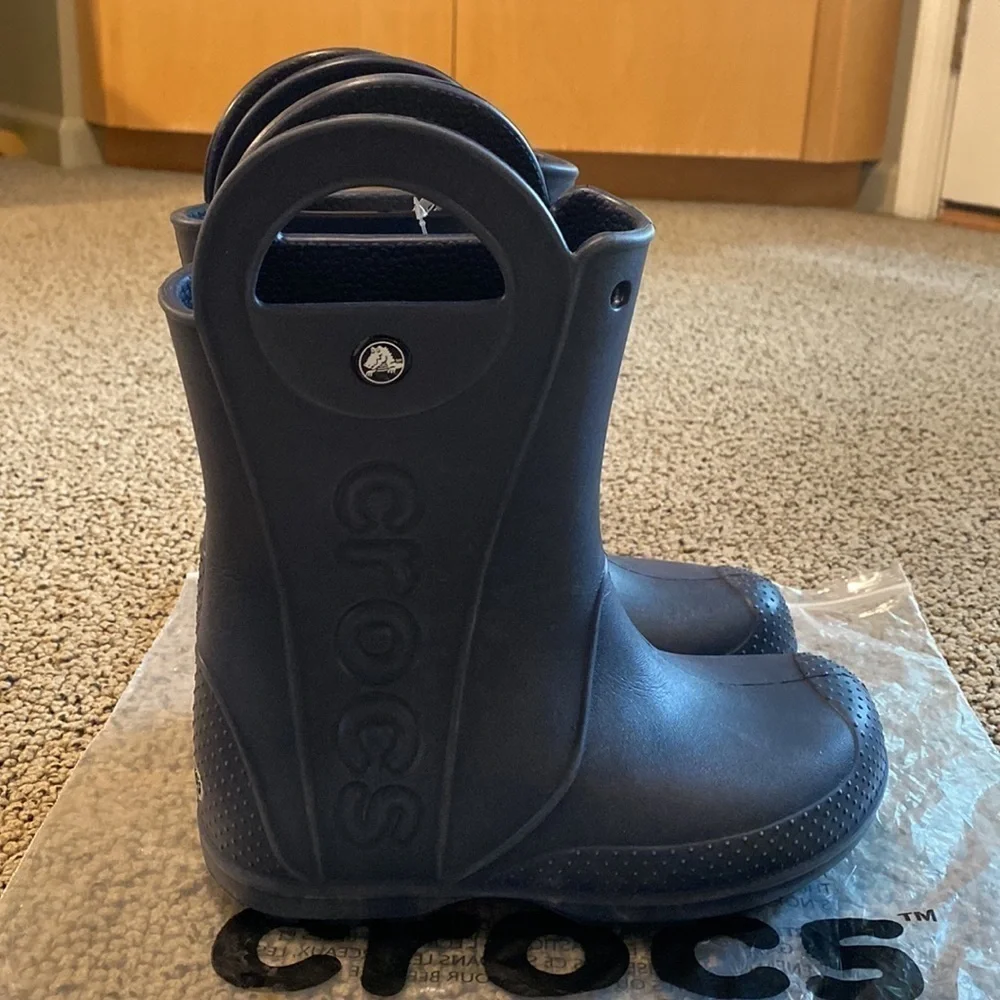 NWT Crocs Handle It Rain Boots Navy Blue Roomy Fit Kids Size 2